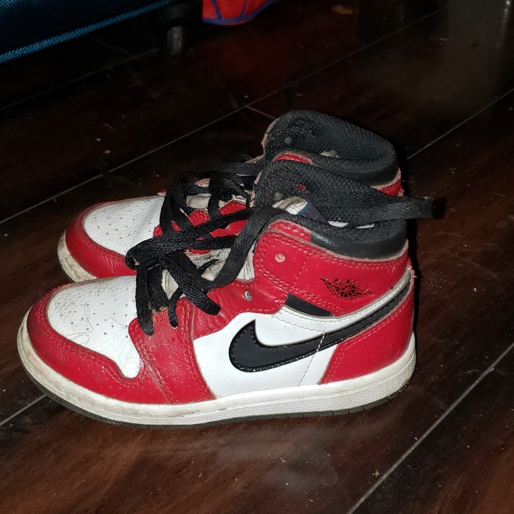 Jordan 1 spiderman mile morales